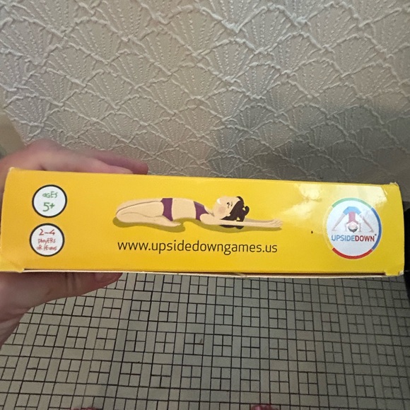 Yoga Spinner game - New in box ! All cards are sealed! Box is torn a little! - Picture 9 of 10